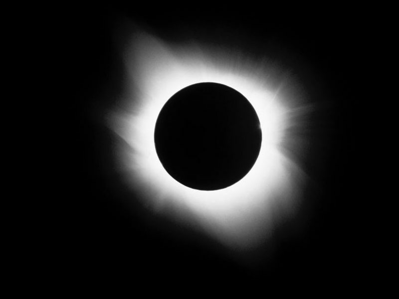 solar eclipse pictures